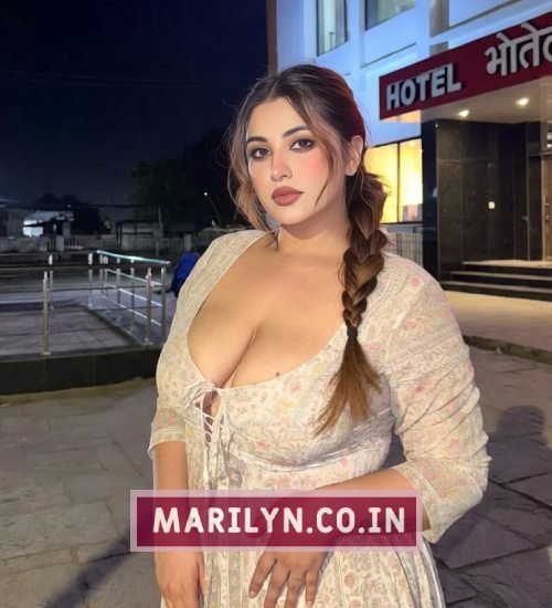 Kavya — Dehradun Housewife Call Girl in Green Dress